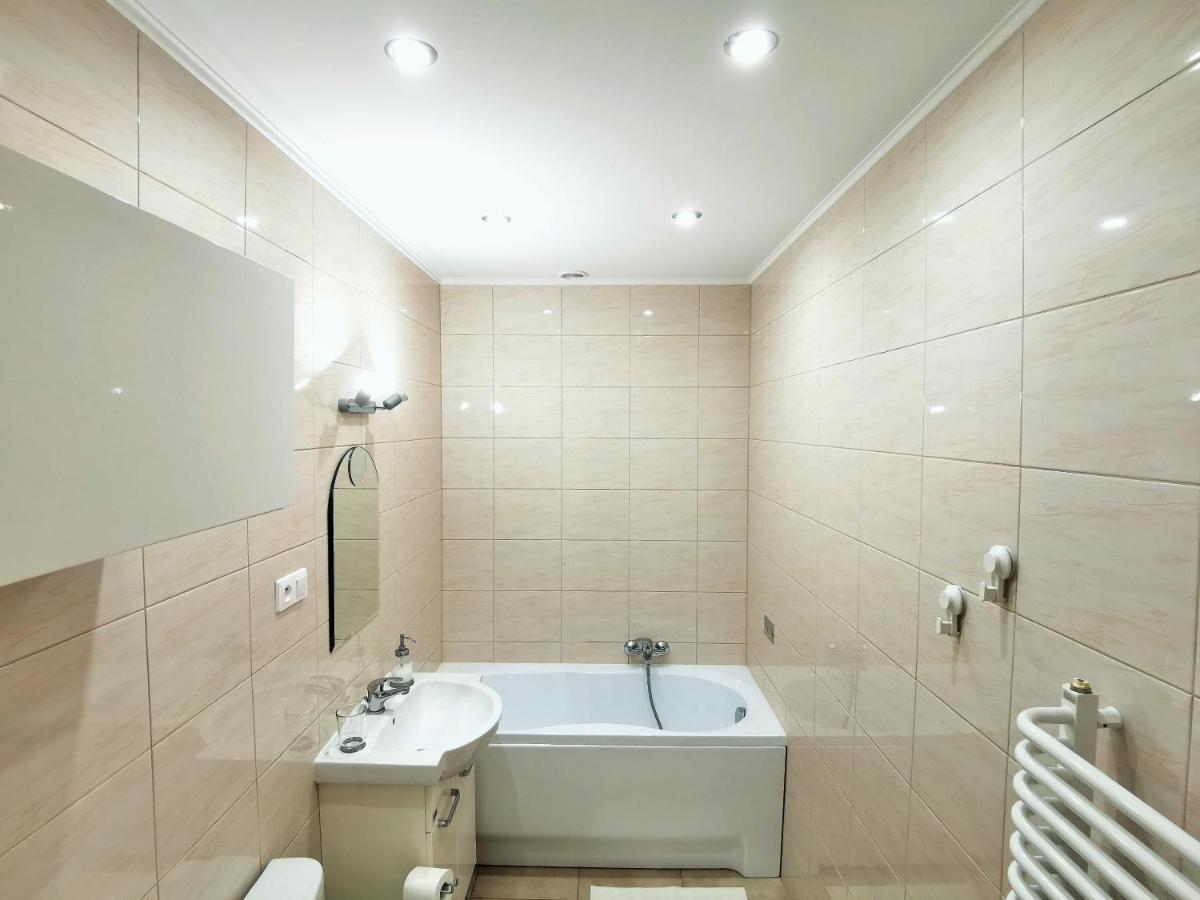 Apartament Seven Legnica Buitenkant foto